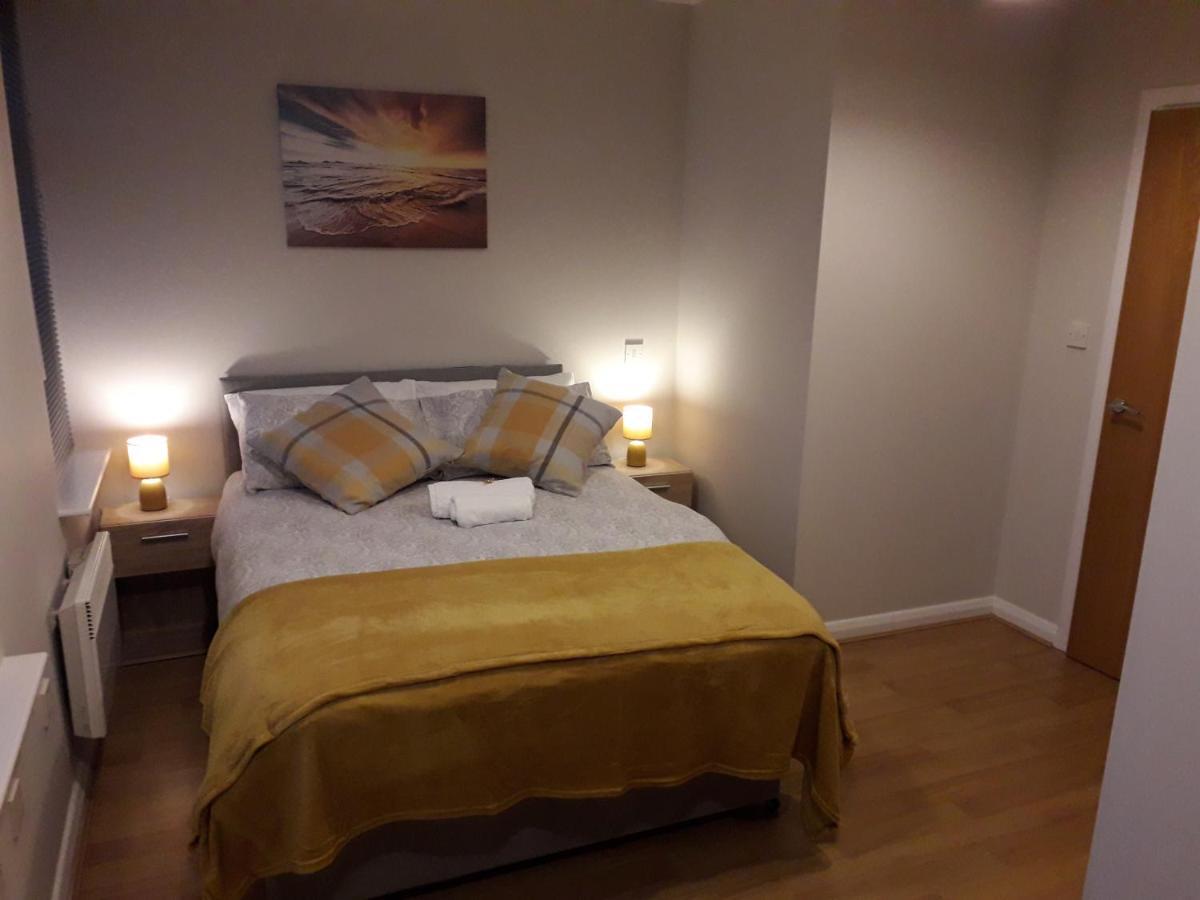 Luxury And Stylish 2 Bedroom Apartment With En-Suite Luton  Exterior photo