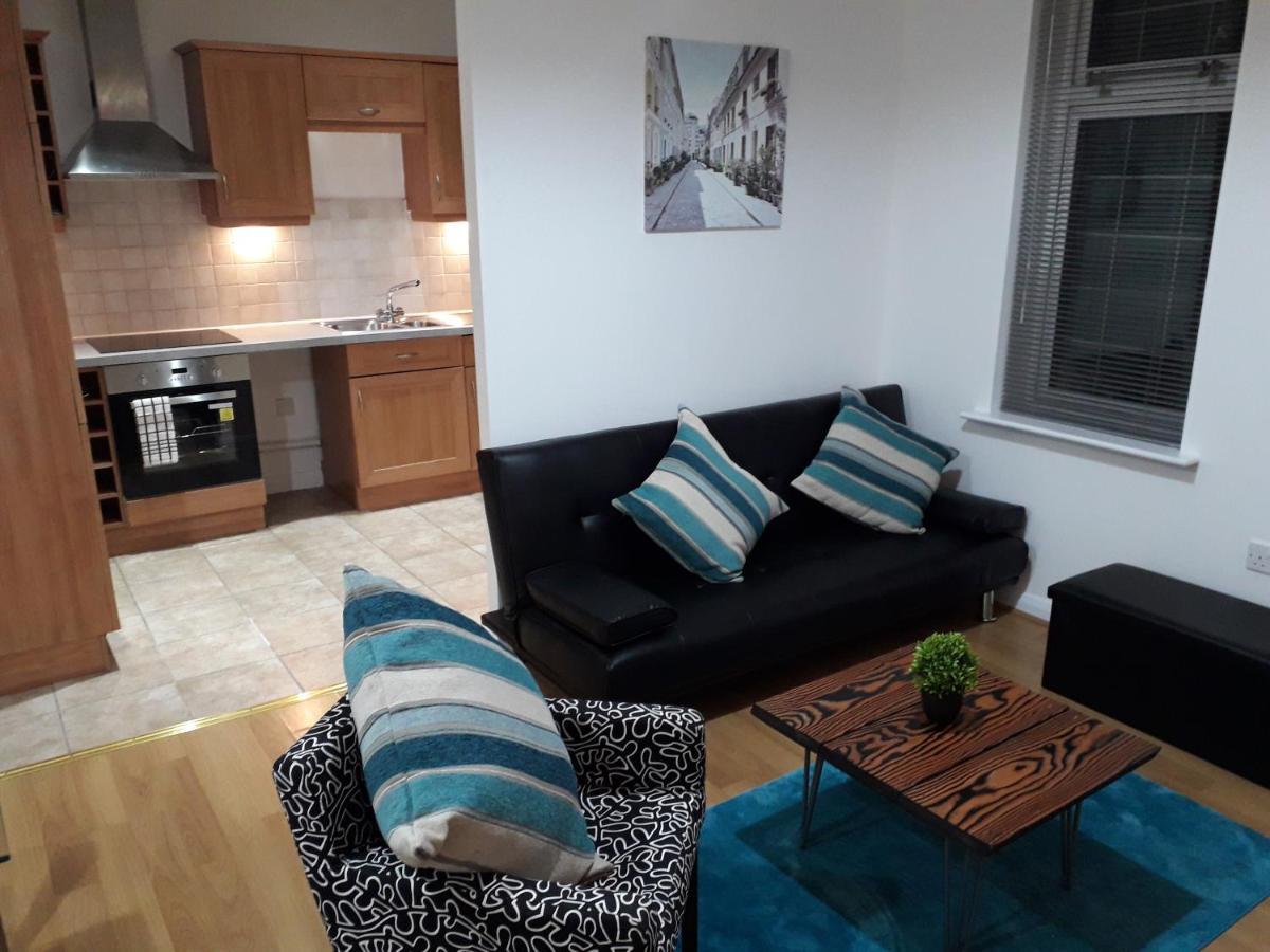 Luxury And Stylish 2 Bedroom Apartment With En-Suite Luton  Exterior photo