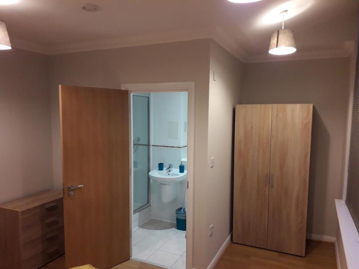 Luxury And Stylish 2 Bedroom Apartment With En-Suite Luton  Exterior photo